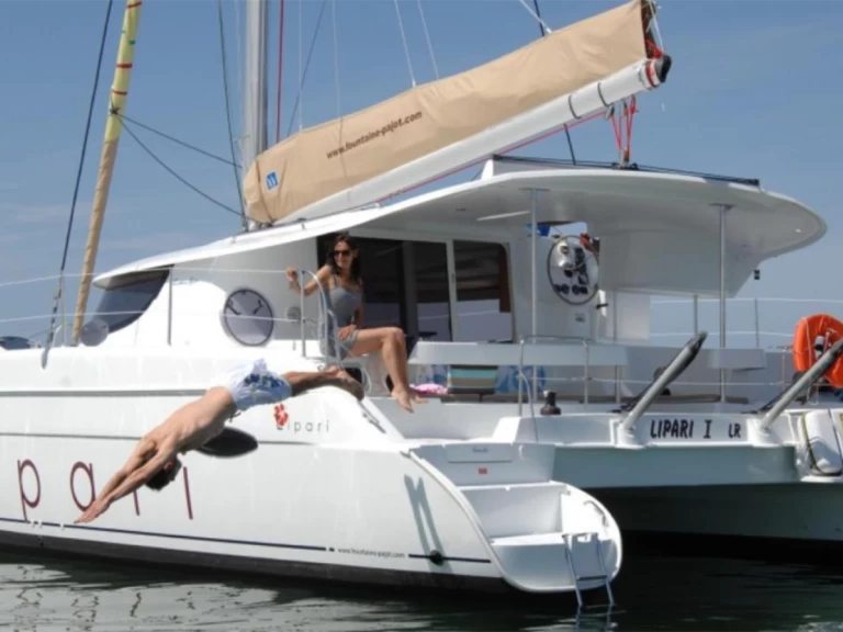 Bootverhuur Fountaine Pajot Lipari 41 in Porto Montenegro via SamBoat