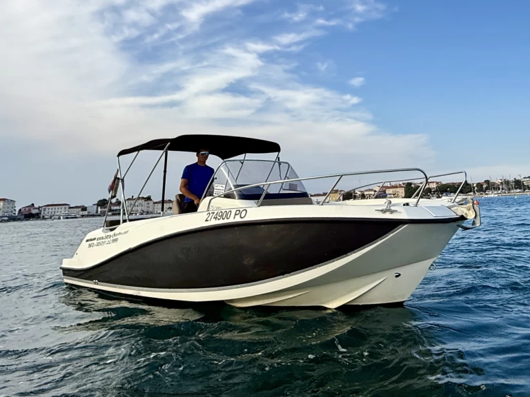 Huur Motorboot met of zonder schipper Quicksilver in Poreč
