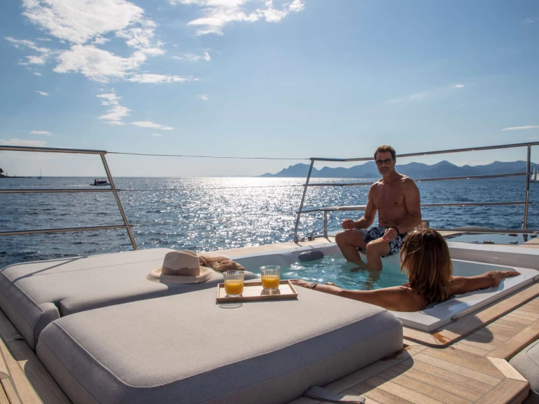 Bootverhuur Athene goedkoop CHRISTAL MIO 80 