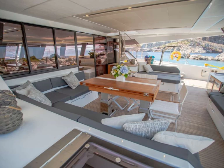 Huur een Fountaine Pajot MAJESTY OF GREECE in Néa Péramos