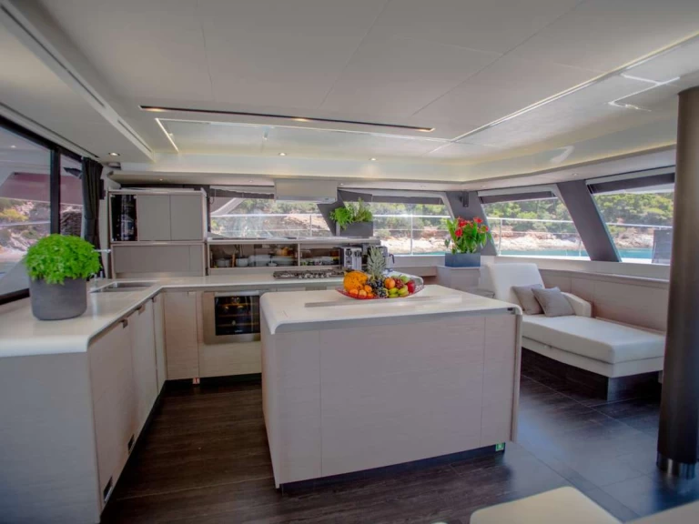 Bootverhuur Néa Péramos goedkoop MAJESTY OF GREECE