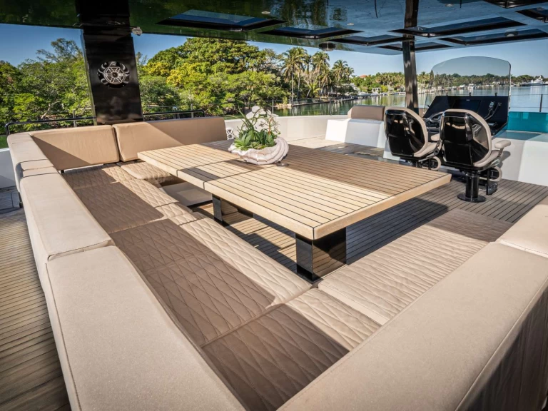 Bootverhuur Miami goedkoop ISLAND MAJESTY