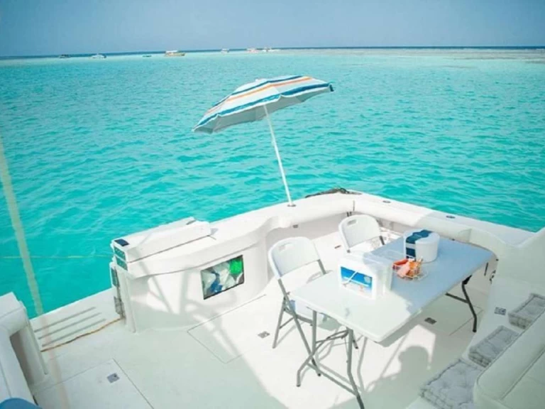 Bootverhuur Durrat Al-Arus goedkoop Dirak