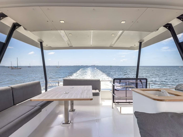 Huur een Fountaine Pajot Happy Place in Miami