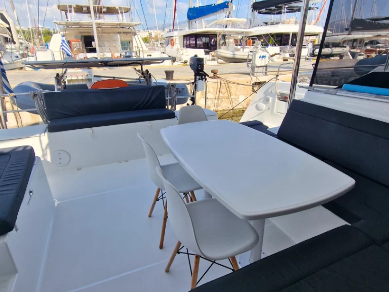 Bootverhuur Lagoon Lagoon 40 in Álimos via SamBoat