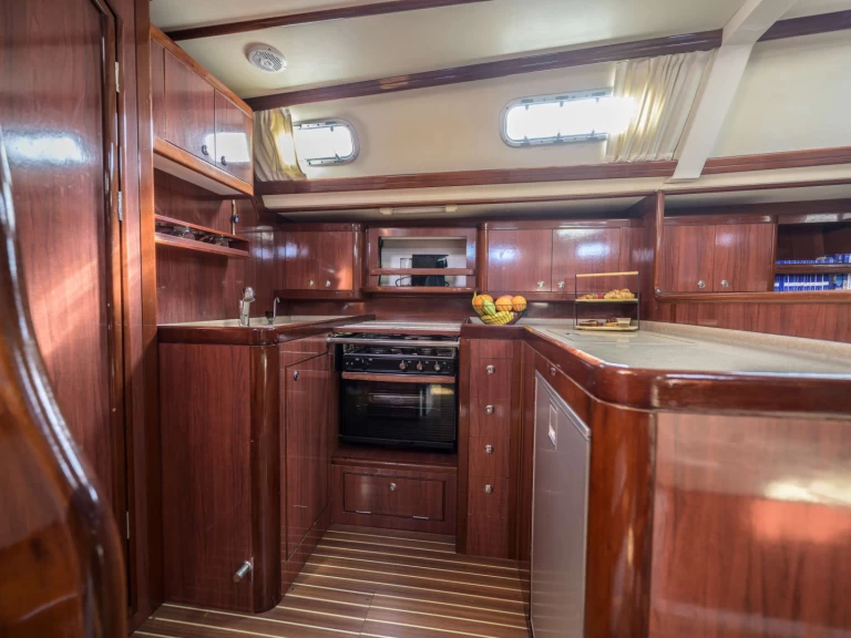 Jachthuur in Athene - Ocean Yachts MYTHOS via SamBoat