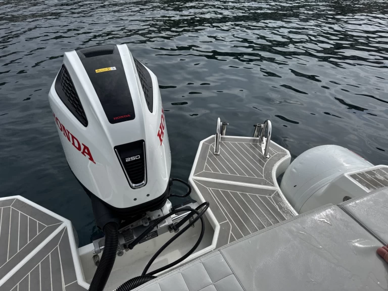 Bootverhuur 4XC HA27 in Roses via SamBoat