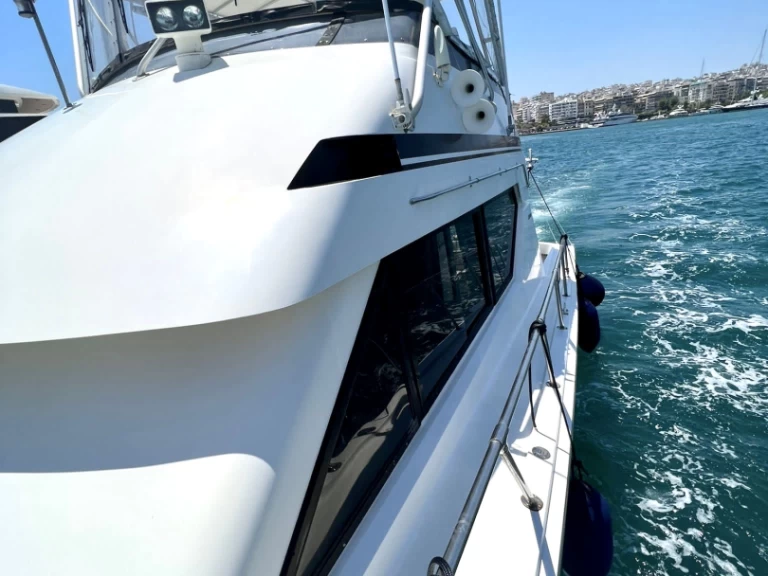 Huur een  Hatteras 50 Convertible in Serifos