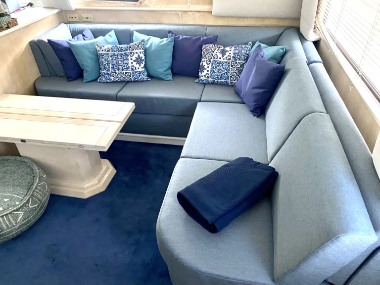 Bootverhuur Serifos goedkoop Hatteras 50 Convertible