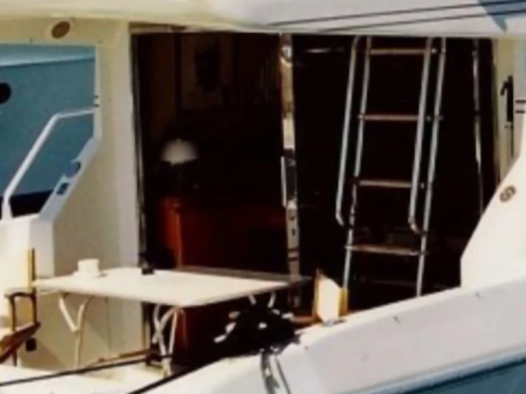 Huur een Raffaelli Tempest fly 43 in Siracusa