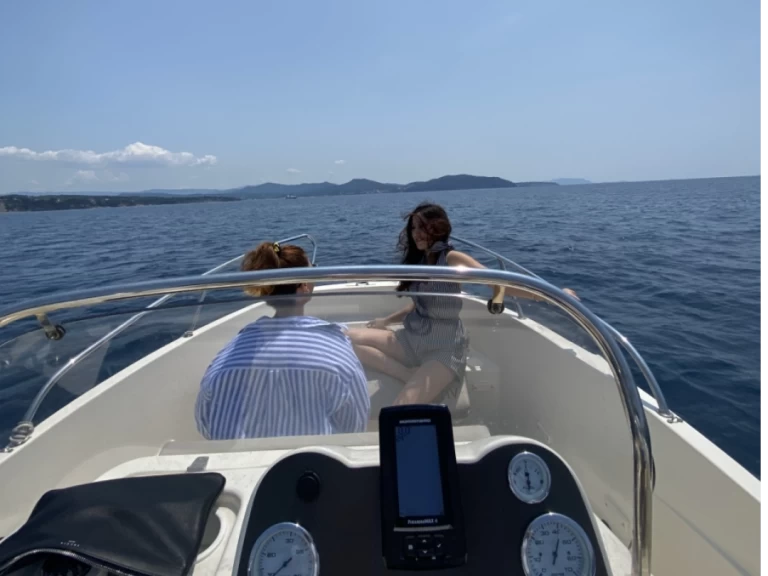 Verhuur Motorboot Quicksilver met vaarbewijs