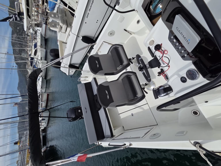 Bootverhuur Toulon goedkoop Flyer Serie 8