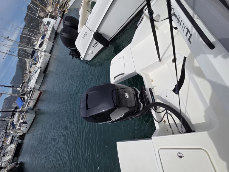Huur Motorboot met of zonder schipper Bénéteau in Toulon