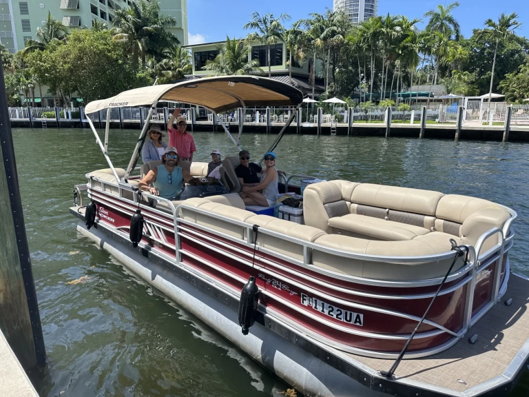 Bootverhuur Fort Lauderdale goedkoop DLX 24 Party Barge