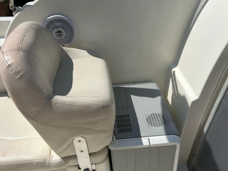 Huur een Jeanneau Leader 625 in Barcelona