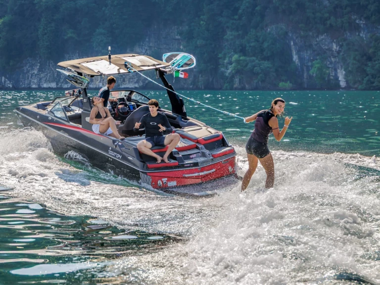 Verhuur Motorboot Malibu met vaarbewijs