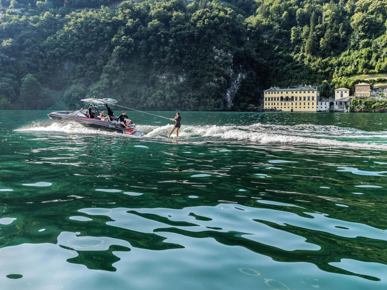 Malibu M235 te huur van particulier of professional in Como (City)