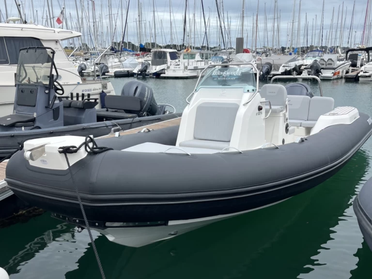 Huur een Zodiac Medline 7.5 in La Trinité-sur-Mer
