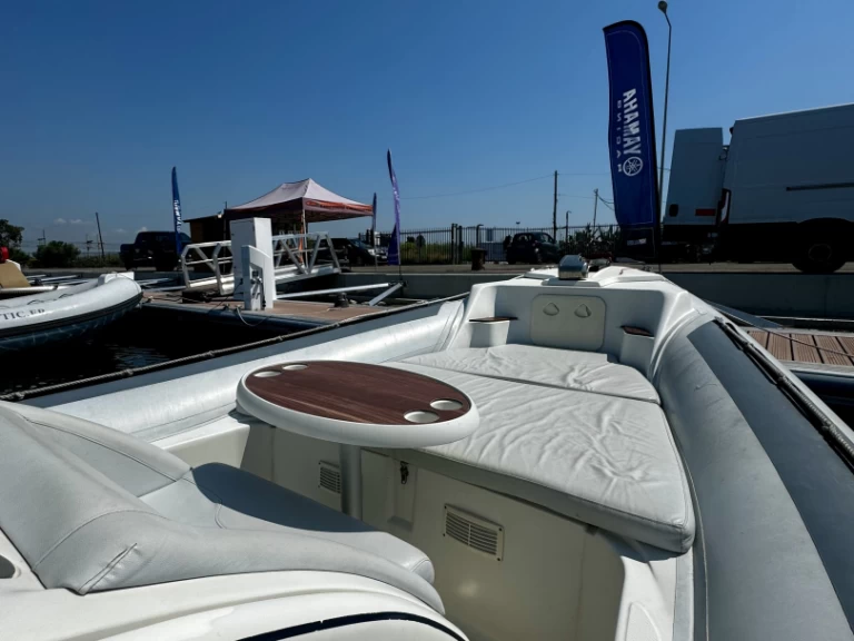 Verhuur RIB Lomac met vaarbewijs