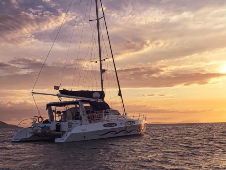 Huur een Royal Cape Majestic 53 in Hell-Ville