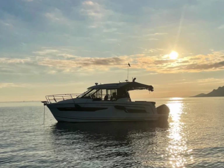 Motorboot te huur in Mandelieu-la-Napoule voor de beste prijs