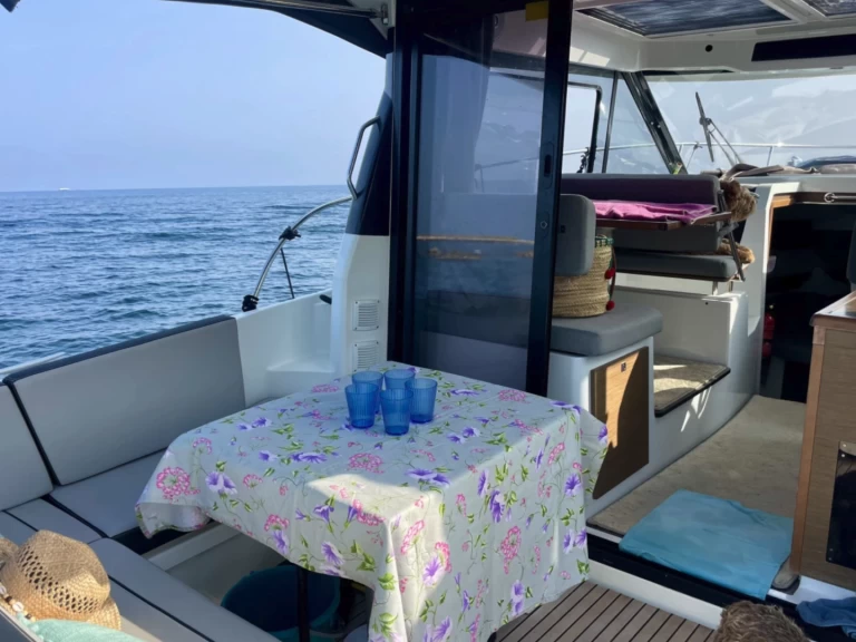 Jeanneau Merry Fisher 895 Cruiser te huur van particulier of professional in Mandelieu-la-Napoule