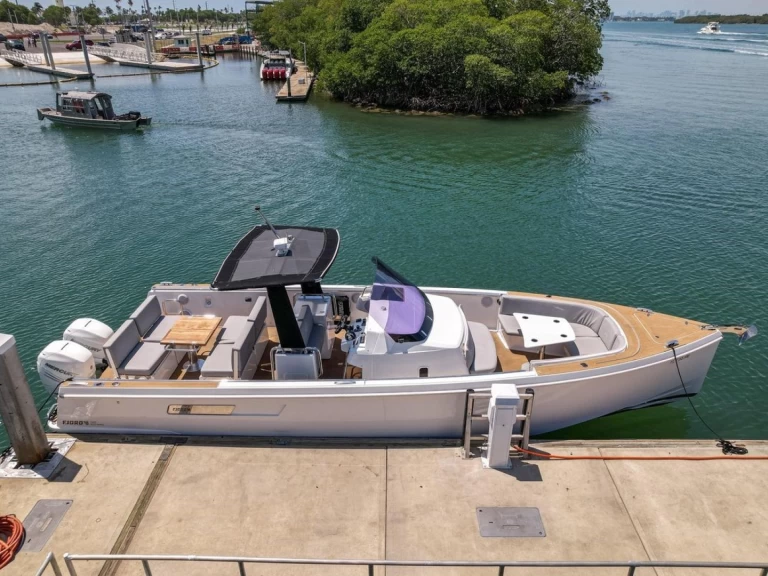 Bootverhuur Pardo Yachts 36 in Golfe-Juan via SamBoat