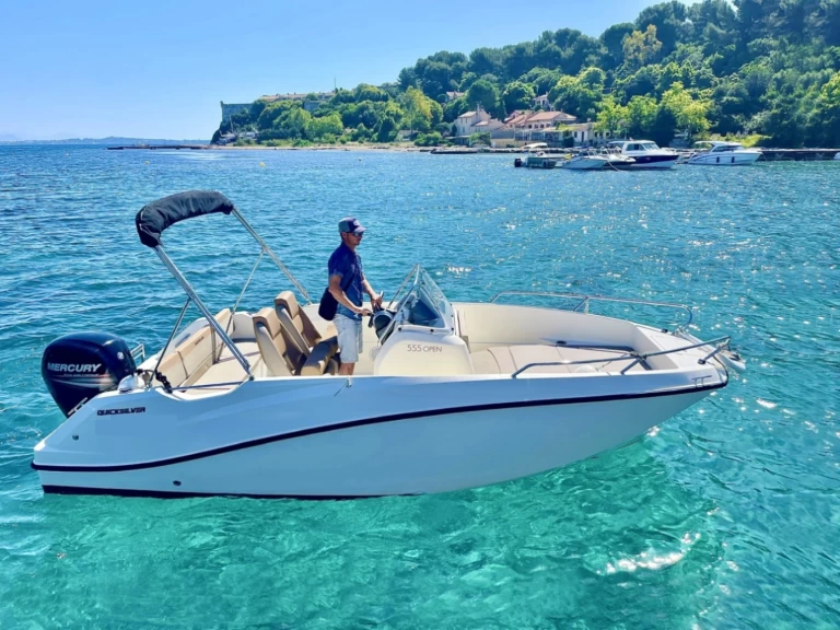 Verhuur Motorboot in Luka Sukošan - Quicksilver Activ 555 Open