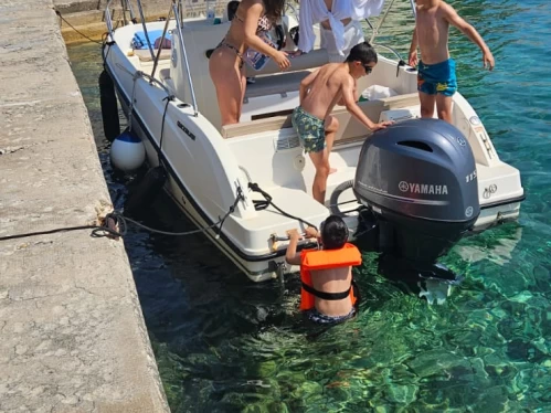 Huur Motorboot met of zonder schipper Quicksilver in Luka Sukošan