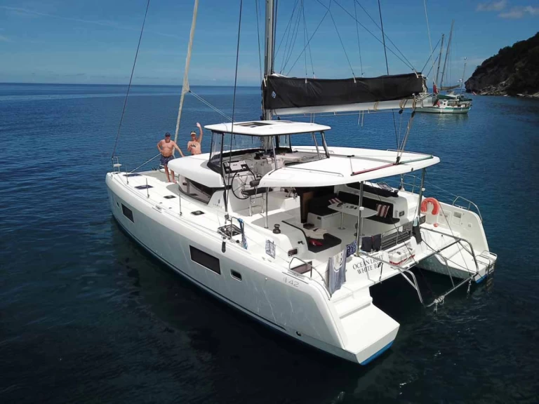 Verhuur Catamaran in Golfo Aranci - Lagoon Lagoon 42