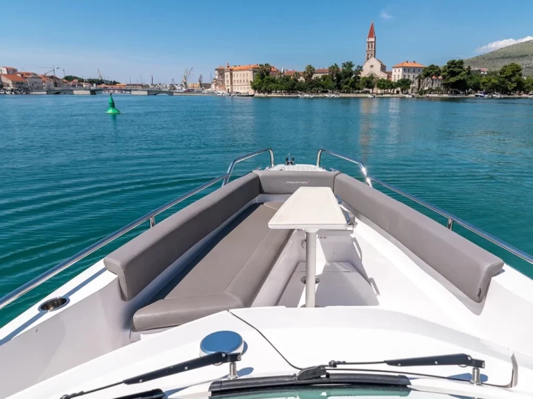 Huur een Axopar Axopar 28 T-Top in Trogir