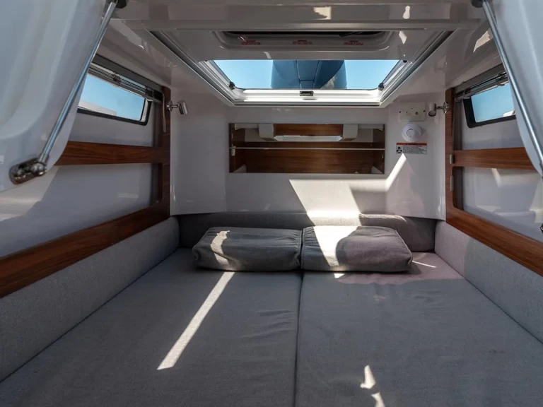 Bootverhuur Trogir goedkoop Axopar 28 T-Top