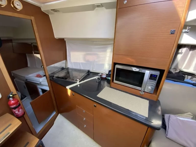 Bootverhuur Jeanneau Leader 9 in Hyères via SamBoat