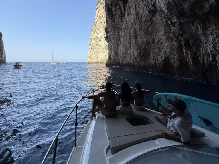 Huur een Gobbi Gobbi 345 SC in Benitses Marina