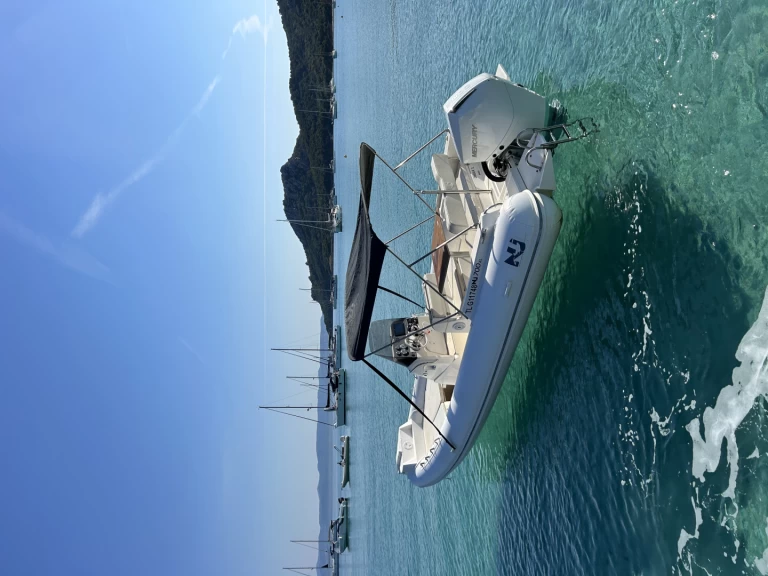 Bootverhuur Gapeau goedkoop Nuova Jolly 700