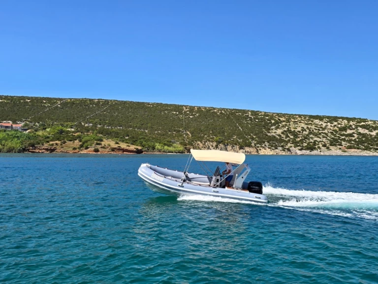 RIB te huur in Novalja voor de beste prijs