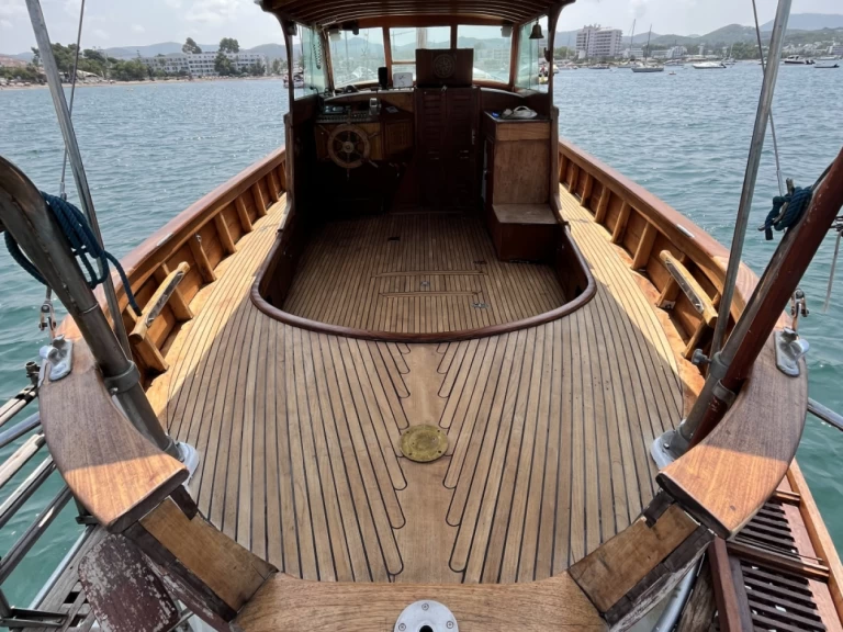 Bootverhuur Sant Antoni de Portmany goedkoop Motoverelo