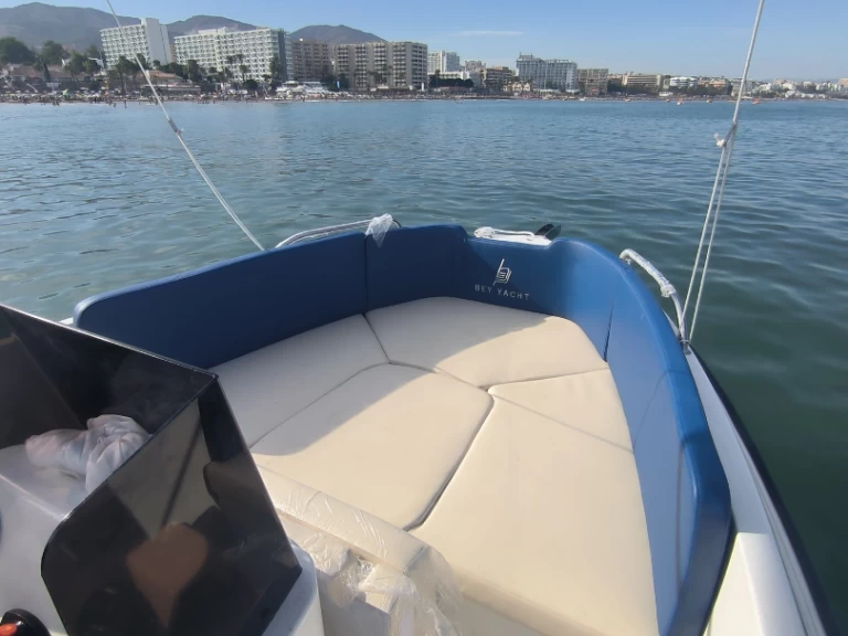 Huur een Bey Yacht 18 in Puerto Marina Benalmadena