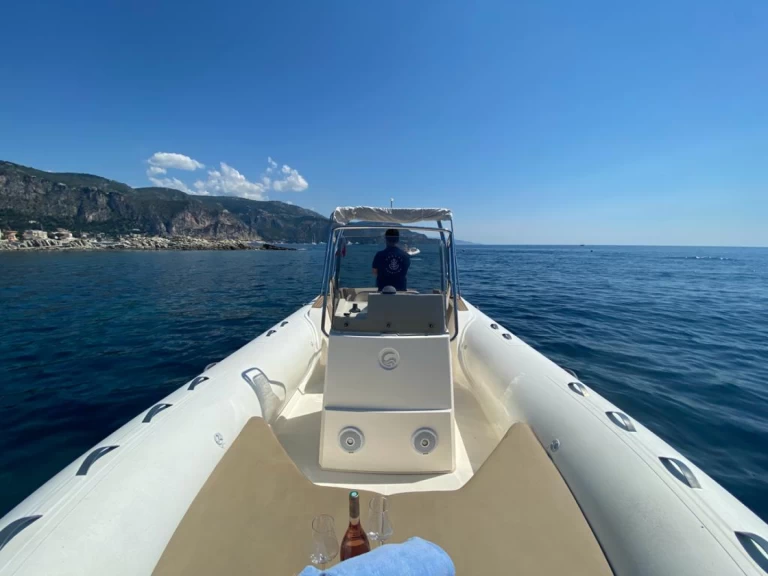 Huur een Capelli Tempest 775 in Antibes