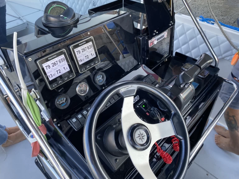 Verhuur Motorboot in Villa San Giovanni - Wellcraft Scarab 302