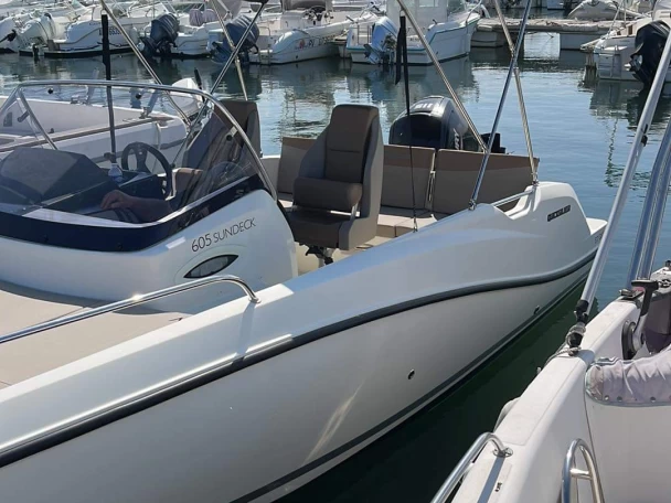 Quicksilver Activ 605 Sundeck te huur van particulier of professional in Argelès-sur-Mer