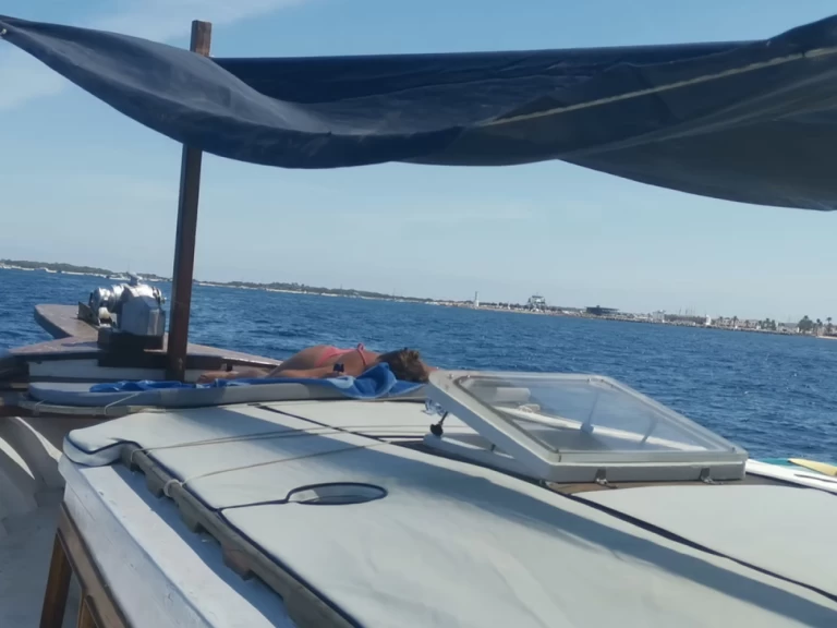 Huur een Madera Clásico Estilo Llaut in La Savina