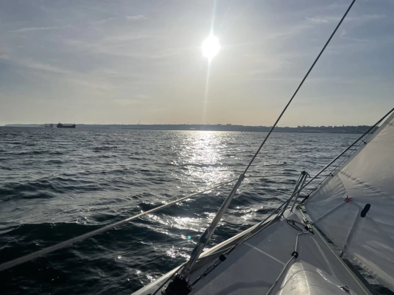 Bootverhuur Brest goedkoop Beneteau 25 Platu