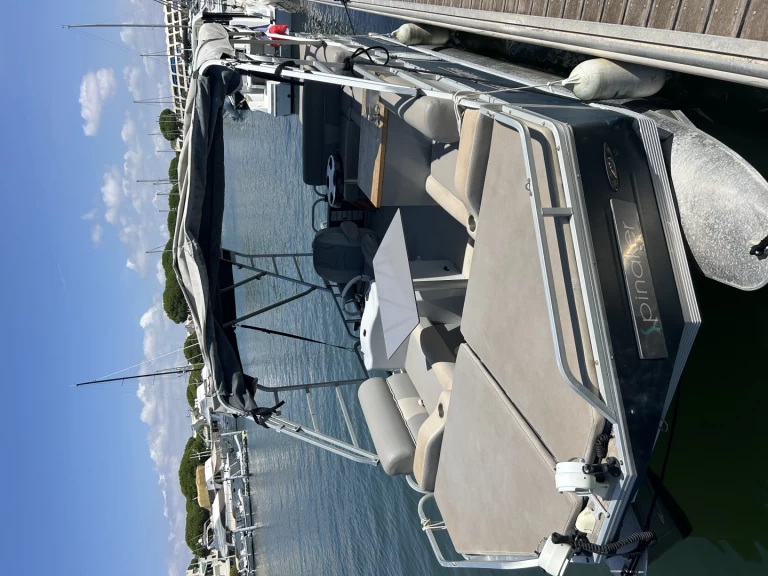 Motorboot te huur in Port-Camargue voor de beste prijs