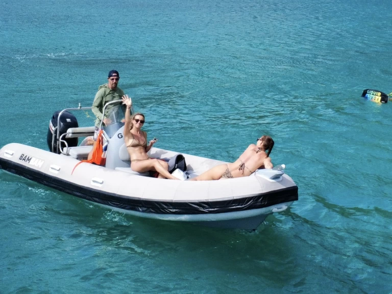 3D Tender Lux 550 te huur van particulier of professional in Sint Maarten (FR)