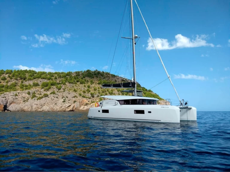 Catamaran te huur in Sant Antoni de Portmany voor de beste prijs