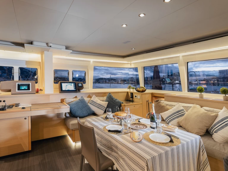 Verhuur Catamaran Lagoon met vaarbewijs