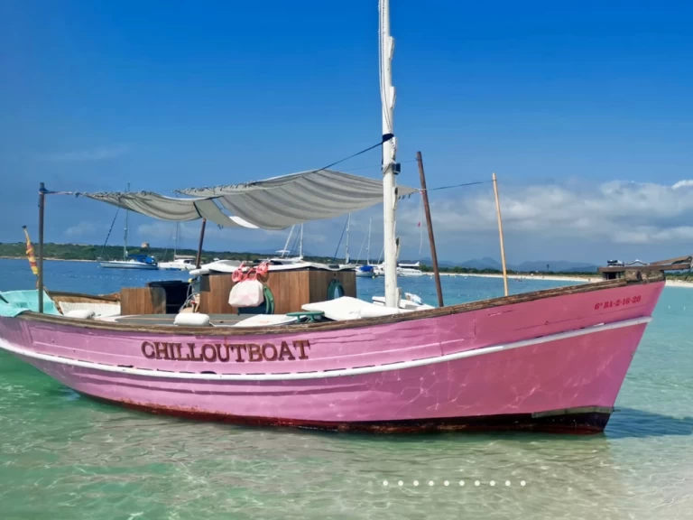 Huur een Llaut Tradicional in La Savina