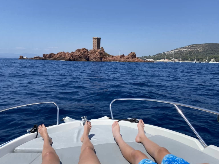 Huur een Bénéteau Flyer 650 Sun Deck in Mandelieu-la-Napoule