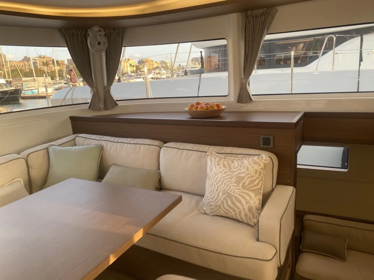 Bootverhuur Lagoon Lagoon 46 in Sant Antoni de Portmany via SamBoat